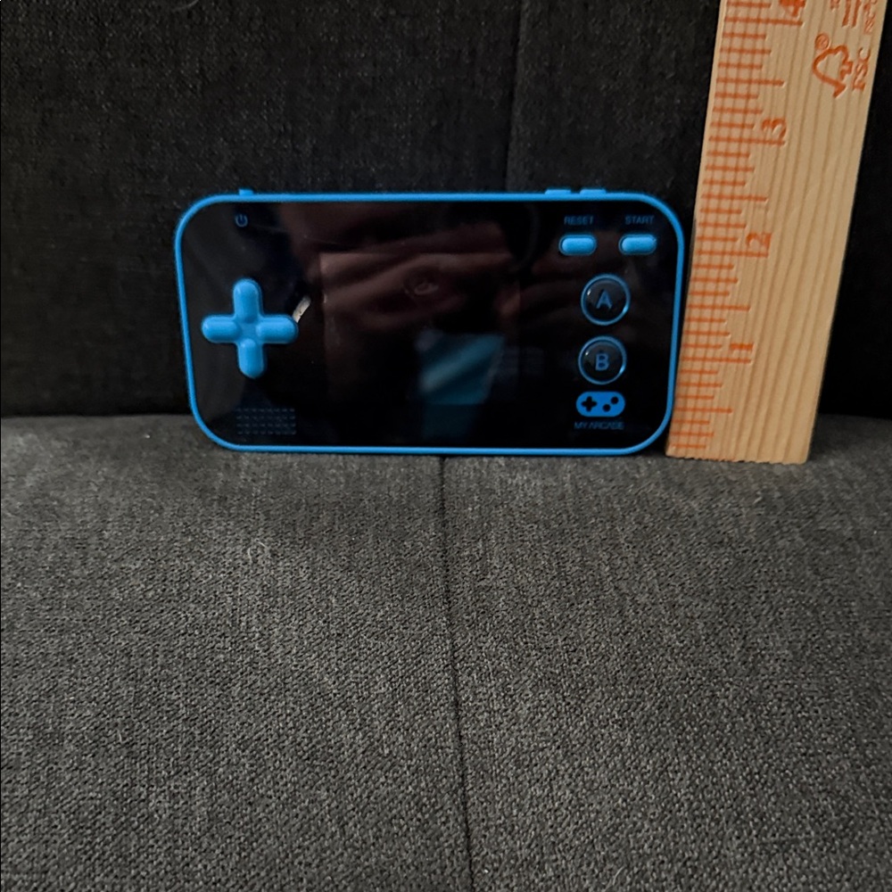 My Arcade gamer V handheld - Picture 3 of 4